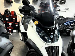 PIAGGIO MP3 300 SPORT BLANC GARANTIE 3 ANS