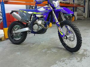 300 SHERCO SEF FACTORY 1ERE MAIN