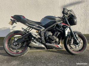 TRIUMPH STREET TRIPLE 765 RS