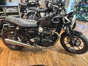 TRIUMPH STREET TWIN