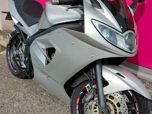 TRIUMPH SPRINT ST 1050