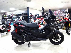 APRILIA SR GT 125 ABS E5+ DESTOCKAGE 2025
