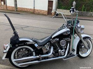 HARLEY DAVIDSON SOFTAIL DELUXE