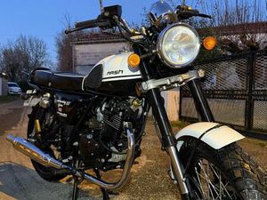 MASH SEVENTY FIVE 125 CC