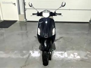 VESPA PRIMAVERA 125