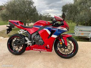 HONDA CBR 600 RR ÉTAT NEUF