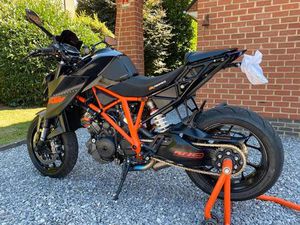 ② KTM 1290 SUPERDUKE R. ANNÉE 2016.