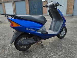 ② HONDA LEAD 100 CC