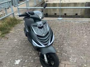 ZIP 4TAKT (2V) 50CC — SCOOTERS | PIAGGIO — MARKTPLAATS