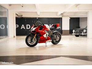 DUCATI PANIGALE V4 R PREMIERE MAIN