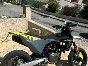 HUSQVARNA 701 SUPERMOTARD