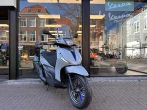 PIAGGIO SCOOTER 400 BEVERLY S HPE 2025 EURO5+ 4 JAAR FABRIEK — MOTOREN | PIAGGIO — MARKTPLAATS