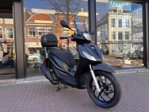 PIAGGIO SCOOTER 200 MEDLEY S EURO5+ 2025 4 JAAR FABRIEKSGARA — MOTOREN | PIAGGIO — MARKTPLAATS