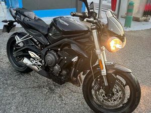 STREET TRIPLE TRIUMPH A2
