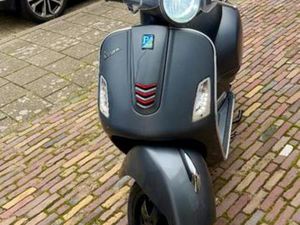'VESPA GTS 300 I.E. ABS ASR 2017 12.500KM XENON — MOTOREN | OVERIGE MERKEN — MARKTPLAATS