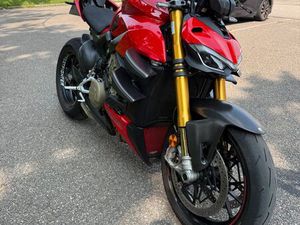 DUCATI STREETFIGHTER V4S