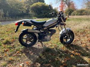 SUZUKI STREET MAGIC 50