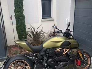 DUCATI DIAVEL LAMBORGHINI 2021