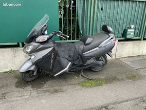 SUZUKI BURGMAN 650 EXECUTIVE