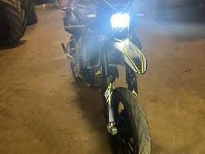 SWM SM 125 ABS SUPERMOTO