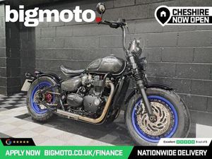 TRIUMPH BONNEVILLE BOBBER BLACK