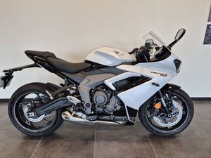 TRIUMPH  DAYTONA 660 2025 660 CM3 | MOTO SPORTIVE | 850 KM | BLANC | 62700 BRUAY LA BUISSIERE