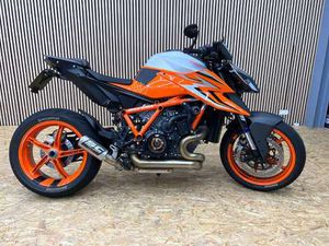 KTM 1290 SUPER DUKE R