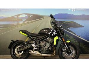 VENDO TRIUMPH TRIDENT 660 (2021 - 24) USATA A CARONNO PERTUSELLA (CODICE 9899773) - MOTO.IT