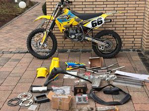 SUZUKI RM 85 VOLLCROSS