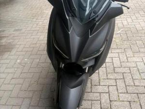 YAMAHA XMAX 300
