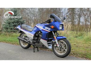 KAWASAKI GPZ 900