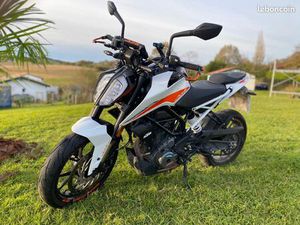 KTM DUKE 390