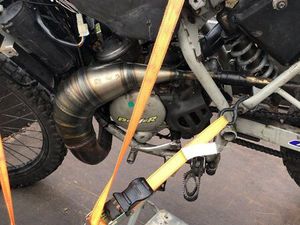 MOTO PEUGEOT XP6 À RÉPARER