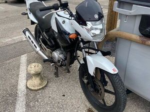 VENDS MOTO YAMAHA 125 YBR