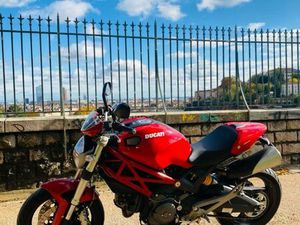 DUCATI MONSTER 696+ ABS