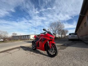 ДРУГИ ДРУГ HURRICANE