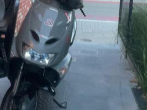 ② APRILIA SR50 A KLASSE