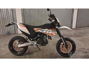 KTM 690 SMC - 2011