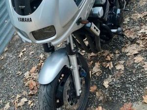 YAMAHA FZS600 FACER