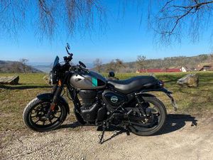 ROYAL ENFIELD HNTR 350 - MODERNES RETRO-MOTORRAD