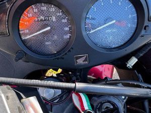 MOTO, HONDA DEAUVILLE 2005