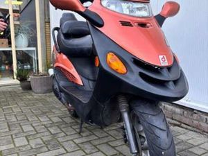 KYMCO DINK 50 - ORANJE - SCOOTER RIJDT NIET!!! — SCOOTERS | KYMCO — MARKTPLAATS