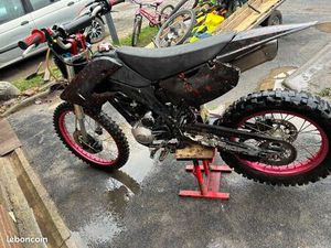 250 DIRT BIKE