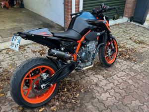 KTM 890 DUKE R