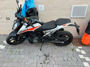 KTM DUKE 390 DEL 2023