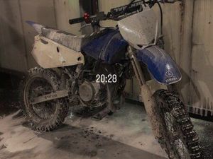85 YZ À VENDRE OU ÉCHANGER