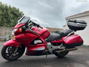 HONDA PAN EUROPEAN ST1300 ABS - RÉVISÉE - PRÊTE À PARTIR