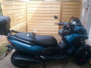 SUPERBE TRICITY YAMAHA 300