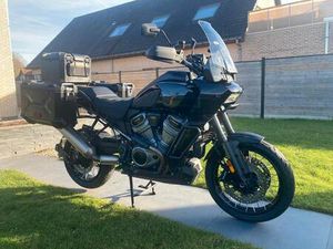 ② HARLEY DAVIDSON PAN AMERICA SPECIAL