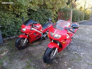 VENDS VFR 750 RC 36/2